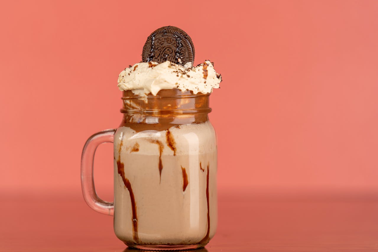 Ice coffee sau frappe? Ce băutură preferi pentru zilele calde