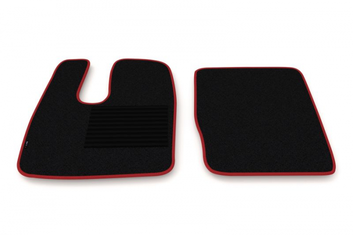Covor podea camion potrivit MAN, cabina ingusta M, L, XL, LX, XLX, sofer + pasager, velur, 2 bucati (material - velur, culoare - rosu) potrivit MAN TGA, TGL dupa 2000 [2]
