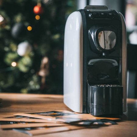 Espressor capsule La Capsuleria White, 19 bari, 1100 W, rezervor 1 l, Alb, 10 capsule cadou [1]