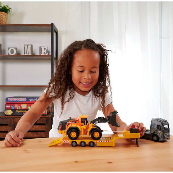 Camion Majorette Volvo cu remorca si buldozer [9]