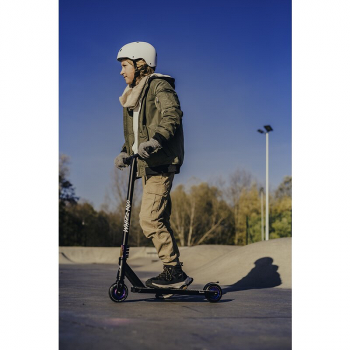 Lionelo - Trotineta Whizz, Pentru Acrobatii, Rulmenti ABEC-9, Sistemul de compresie IHC 9, 20 - 100 kg [13]