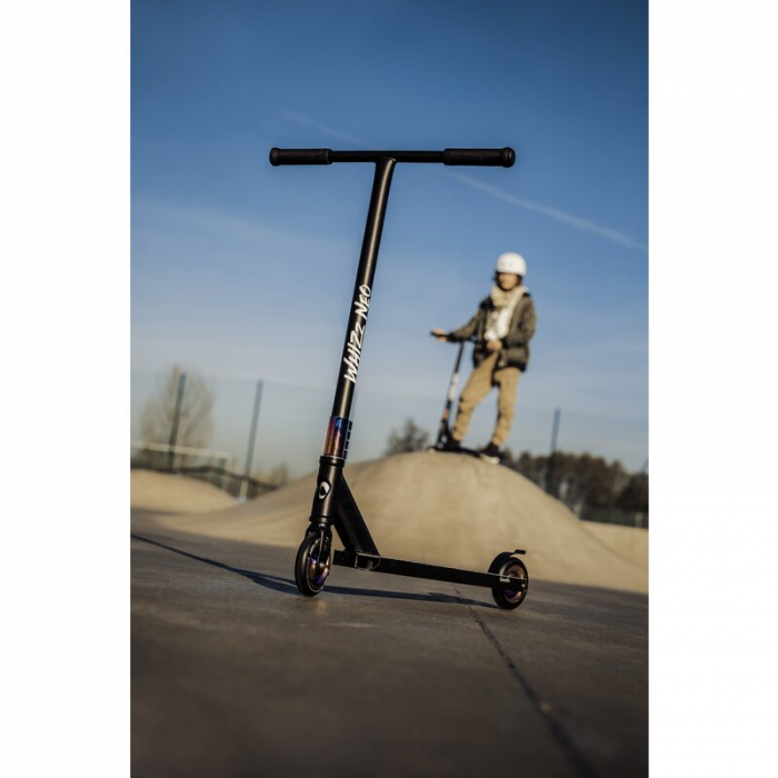 Lionelo - Trotineta Whizz, Pentru Acrobatii, Rulmenti ABEC-9, Sistemul de compresie IHC 9, 20 - 100 kg [14]