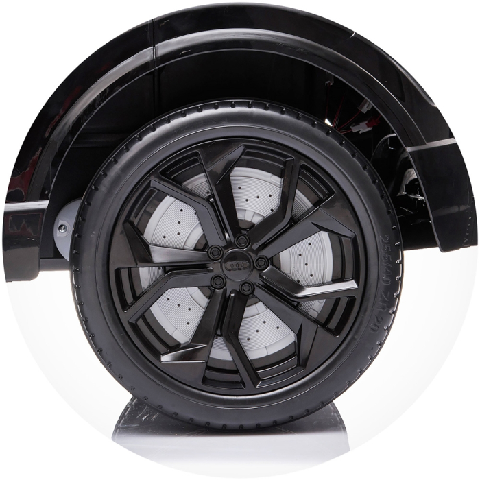 Masinuta electrica Chipolino Audi RS Q8 cu scaun din piele si roti EVA black [6]