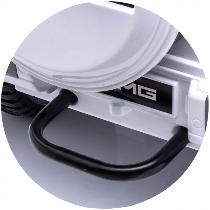 Masinuta electrica Chipolino SUV Mercedes G63 AMG cu scaun din piele si roti EVA white [8]