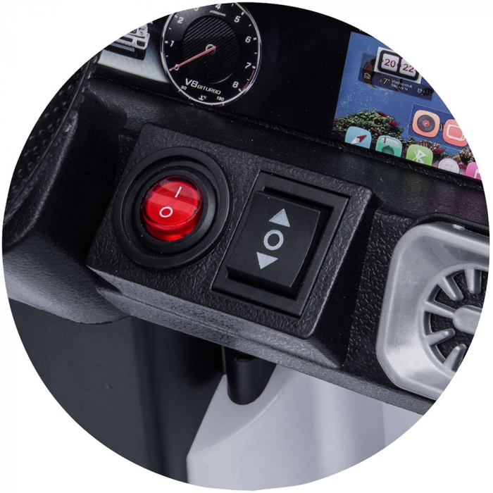 Masinuta electrica Chipolino SUV Mercedes G63 AMG cu scaun din piele si roti EVA white [10]