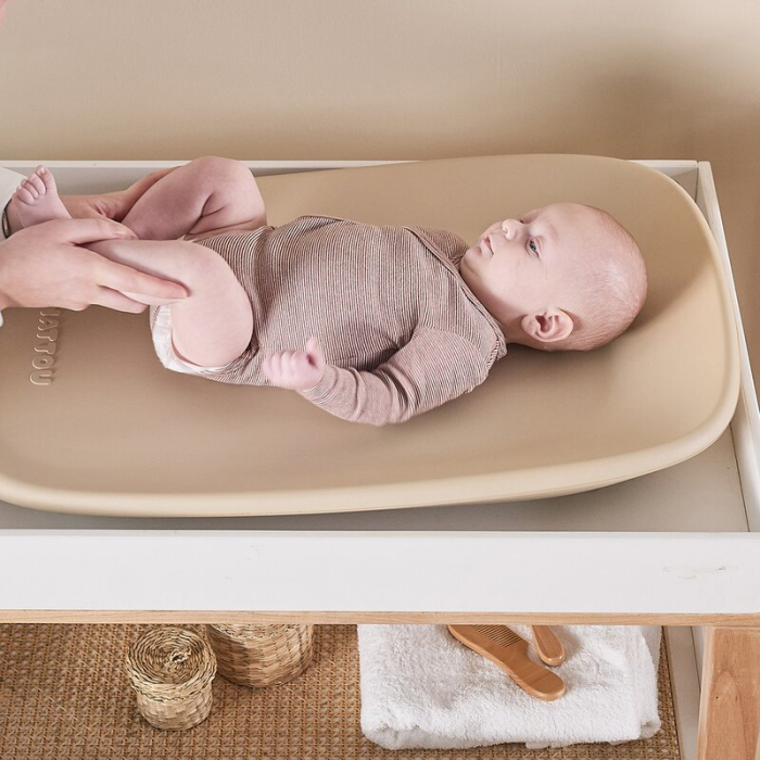 Saltea de infasat, Nattou, Softy, Moale, Utilizabil si fara husa, Design ergonomic, Spuma PU, 70x50x10 cm, Fara BPA, 0 luni+, Beige [4]