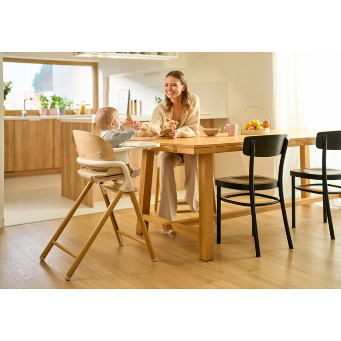 Scaun de masa multifunctional Celia, Lionelo, din lemn de fag, 6 luni- adult, Husa impermeabila, Tavita silicon, Suport de picioare reglabil, Greutate maxima 90 Kg, Negru [30]