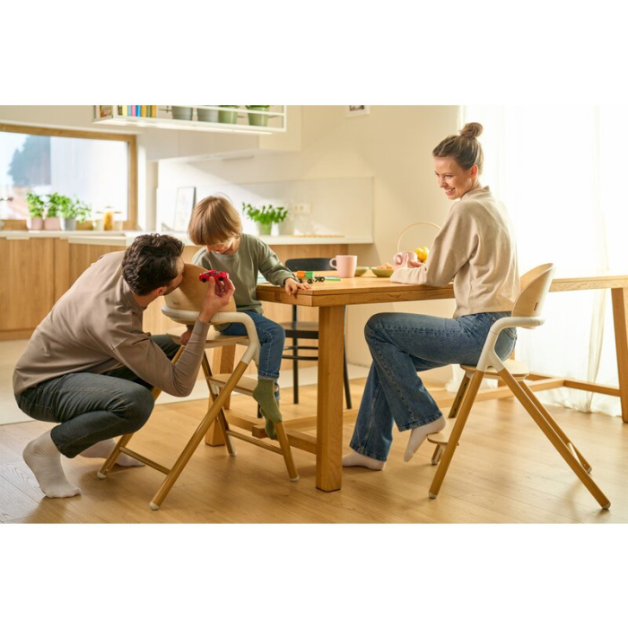 Scaun de masa multifunctional Celia, Lionelo, din lemn de fag, 6 luni- adult, Spatar lat, Sezut ergonomic, Tavita silicon, Suport de picioare reglabil, Greutate maxima 90 Kg, Alb/Natural [35]