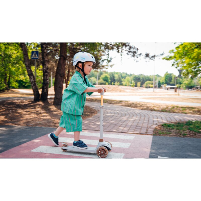 Trotineta, Lionelo, Jessy, Ultrapliabila, Pana la 50 Kg, cu design ergonomic, cu lumini LED, 56 x 26 x 67-82 cm, 3 ani+, Verde [24]