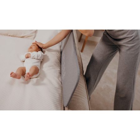 Protectie laterala pat, Lionelo, Lora, Pliabila, Sistem de blocare StandSafe, Geanta de transport inclusa, 105 x 45 cm, Bej [16]