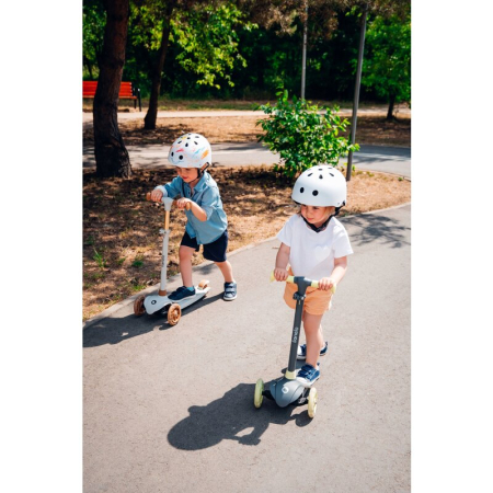 Trotineta, Lionelo, Jessy, Ultrapliabila, Pana la 50 Kg, cu design ergonomic, cu lumini LED, 56 x 26 x 67-82 cm, 3 ani+, Verde [28]