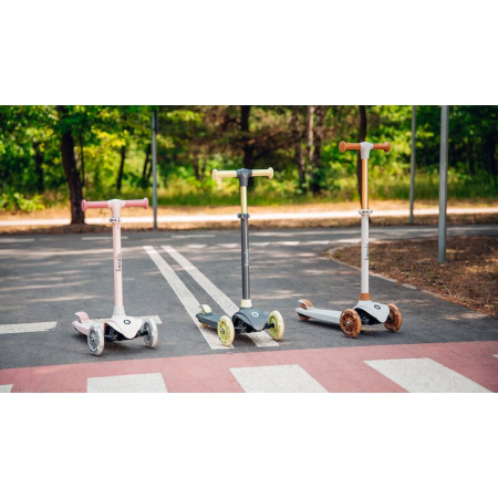 Trotineta, Lionelo, Jessy, Ultrapliabila, Pana la 50 Kg, cu design ergonomic, cu lumini LED, 56 x 26 x 67-82 cm, 3 ani+, Verde [24]