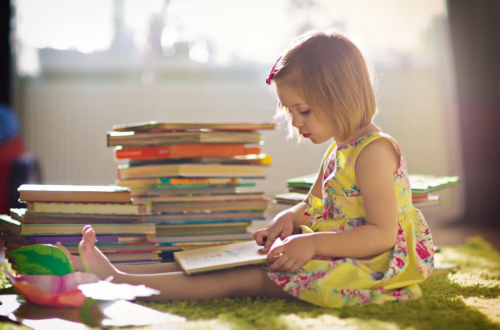 Medic neurolog și psiholog: „Nu-ți învăța copilul să citească de la 2 ani!”
