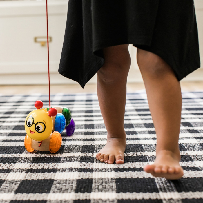 Baby Einstein – Jucarie din lemn Hape Inch Along Cal™ [5]