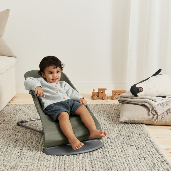 BabyBjorn - Balansoar Bliss Dark Green cu aspect delicat de petala, tesatura matlasata [5]