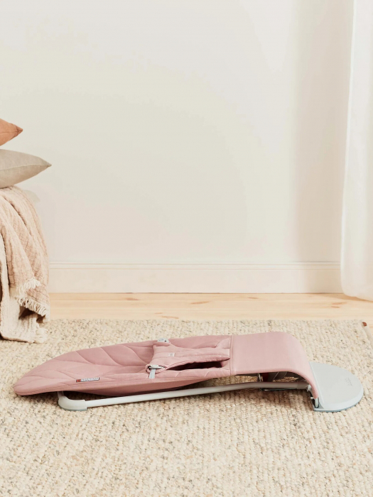 BabyBjorn - Balansoar Bliss Dusty Pink cu aspect delicat de petala, tesatura matlasata [4]