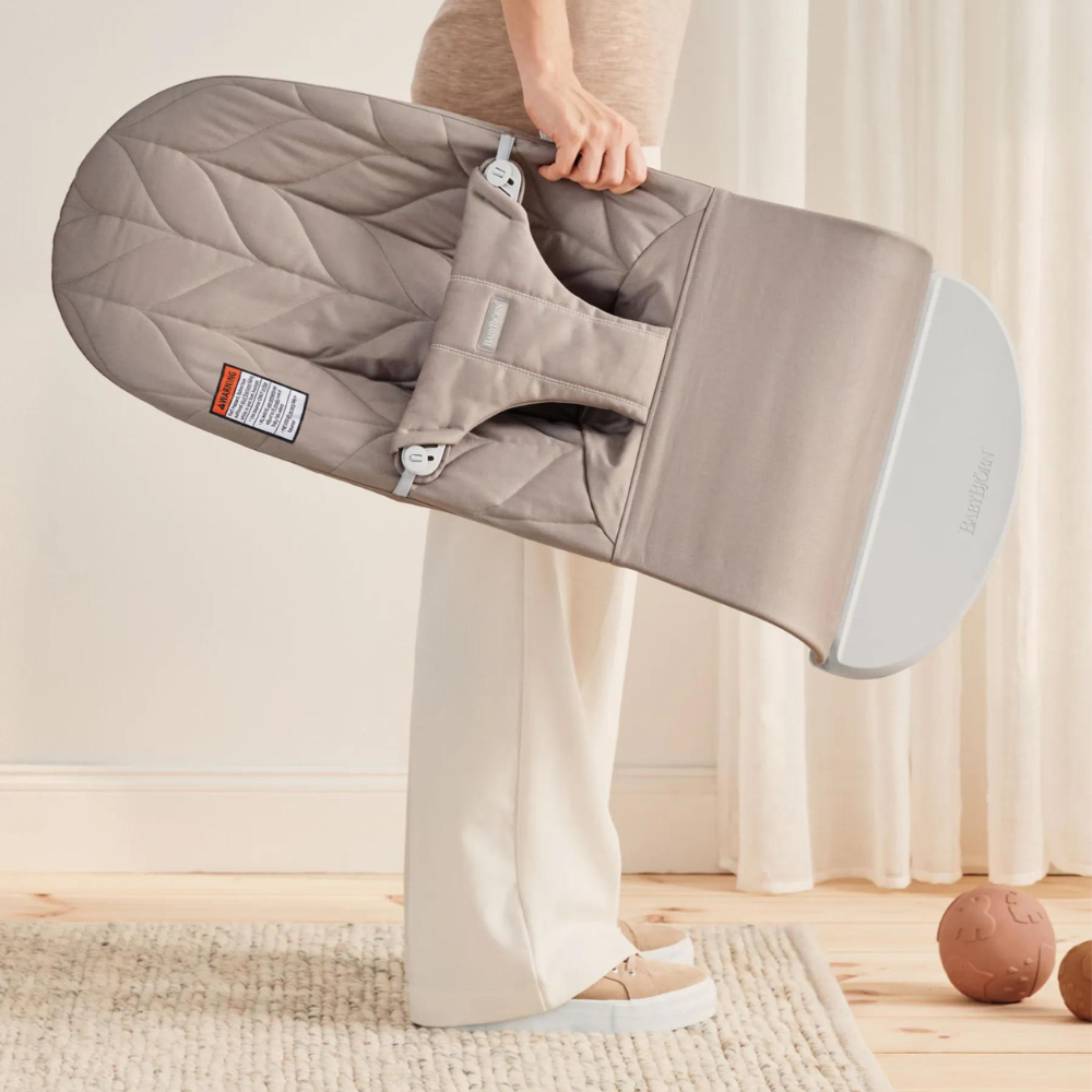 BabyBjorn - Balansoar Bliss Sand Gray cu aspect delicat de petala, tesatura matlasata [5]