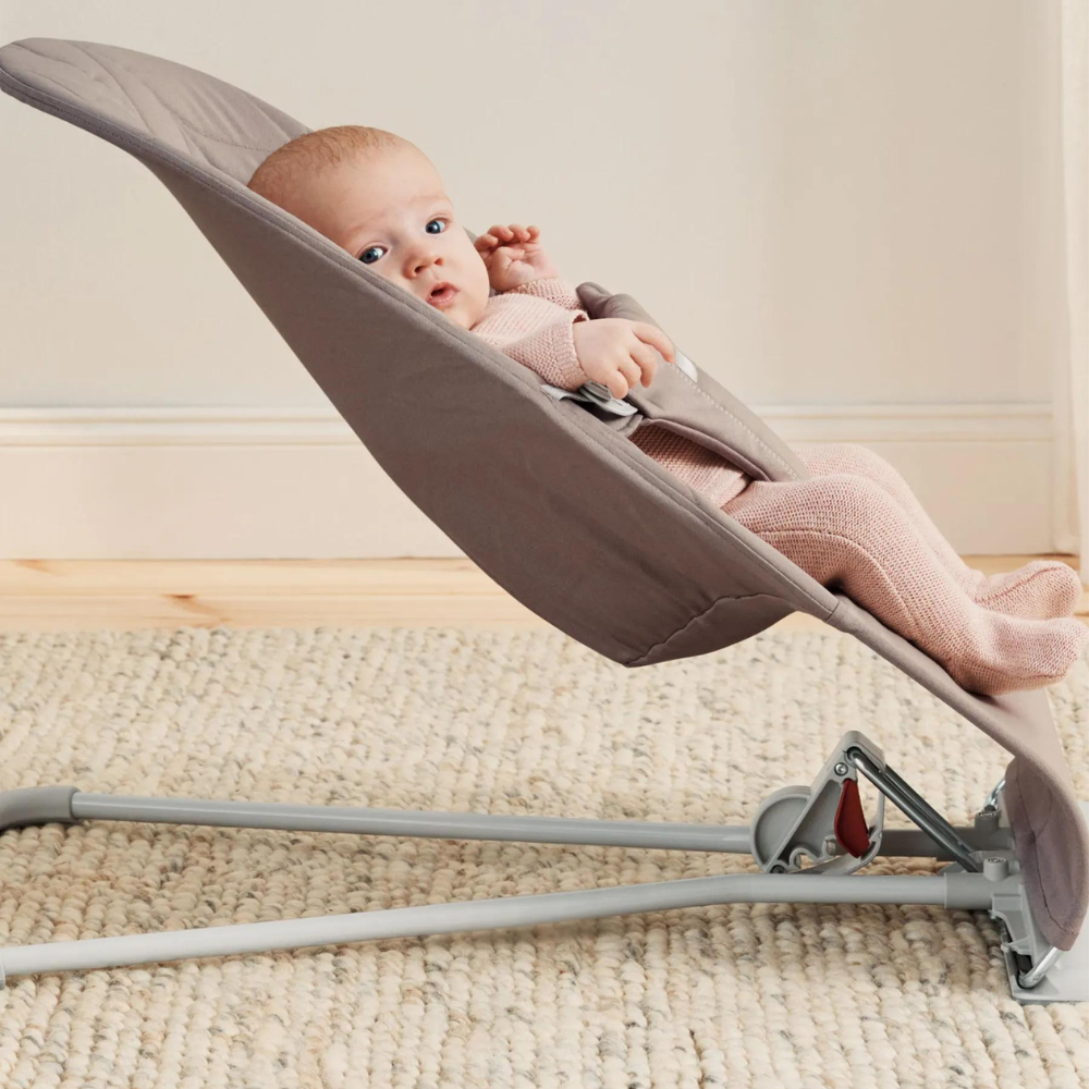 BabyBjorn - Balansoar Bliss Sand Gray cu aspect delicat de petala, tesatura matlasata [3]