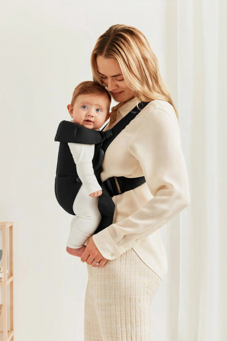 BabyBjorn - Marsupiu anatomic Mini, cu pozitii multiple de purtare, Black, Tesatura-Tricot [4]