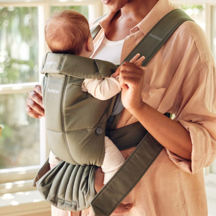BabyBjorn - Marsupiu anatomic Mini, cu pozitii multiple de purtare, Dark Green, Tesatura [7]