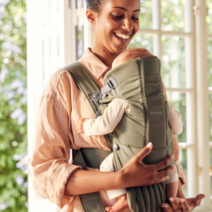 BabyBjorn - Marsupiu anatomic Mini, cu pozitii multiple de purtare, Dark Green, Tesatura [4]