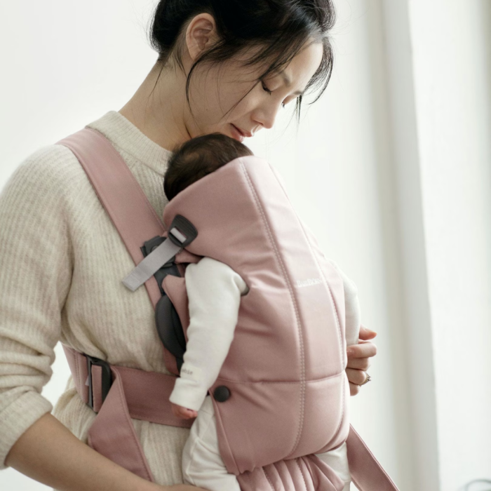 BabyBjorn - Marsupiu anatomic Mini, cu pozitii multiple de purtare, Dusty Pink, Tesatura [2]