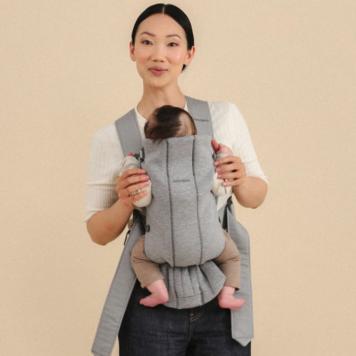 BabyBjorn - Marsupiu anatomic Mini, cu pozitii multiple de purtare, Dusty Pink, Tesatura [4]