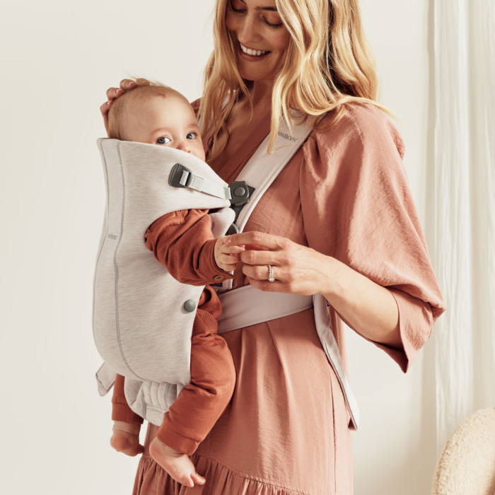 BabyBjorn - Marsupiu anatomic Mini, cu pozitii multiple de purtare, Light Beige, 3D Jersey [3]