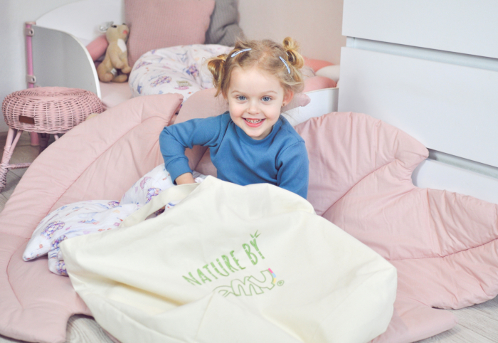 Covoras de joaca termic Frunza Pure Rose 150x105x5cm, pliabil, bumbac 100% si umplutura antialergica BabySoft  , protectie impotriva loviturilor [5]