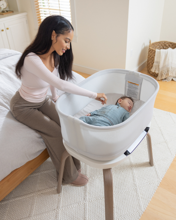 Graco - Patut co-sleeper Eluma Nest Luna cu leganare automata si sistem inteligent de detectare a plansului [12]