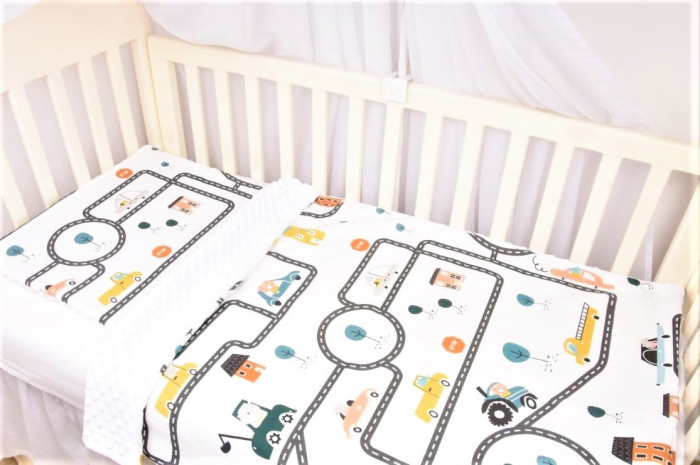 Lenjerie 3 piese model Masinute in oras Minky alb - 120*60 [2]