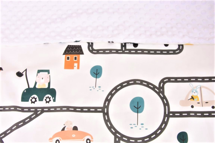 Paturica model masinute in oras si plus minky alb 80x100 cm [2]