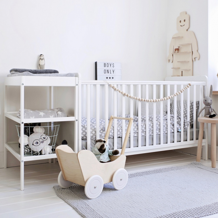 Patut din lemn masiv, transformabil pentru bebe si junior, Clasic Alb 140 x 70 cm [4]