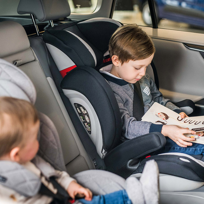Scaun auto cu isofix Quick Fix, Momi, 15-36Kg, Dots [4]