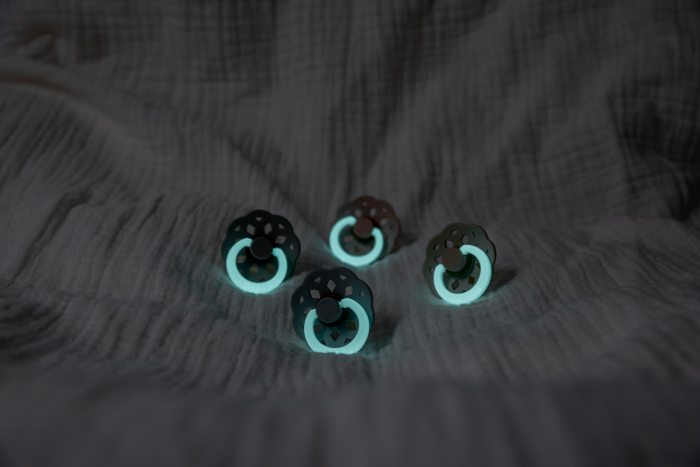 Set 2 suzete fosforescente Colour Glow Latex, tetina rotunda, 6 luni +SAGE/CLOUD [2]
