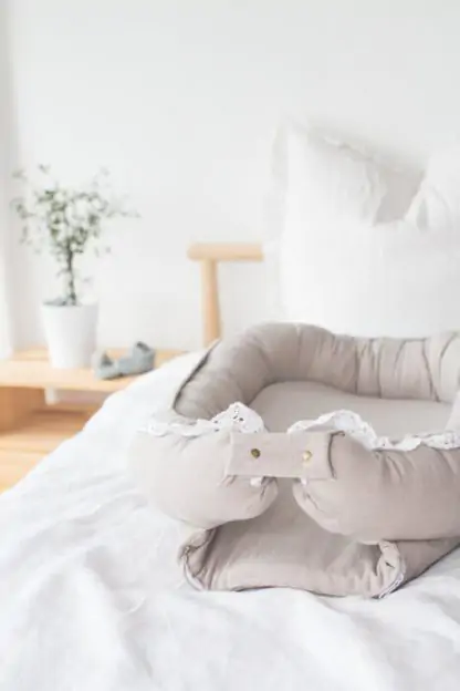 Suport de dormit Babynest Premium 100% in si dantela, Bej,  80x50 cm [3]