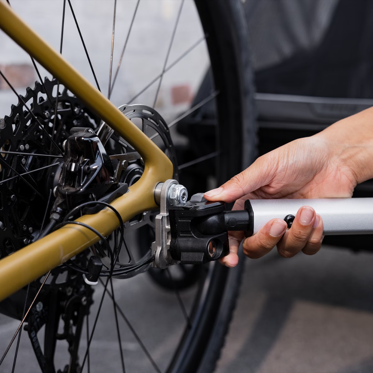 Thule Axle Mount ezHitch plate with Quick Release- placa montaj osie cu eliberare rapida [4]