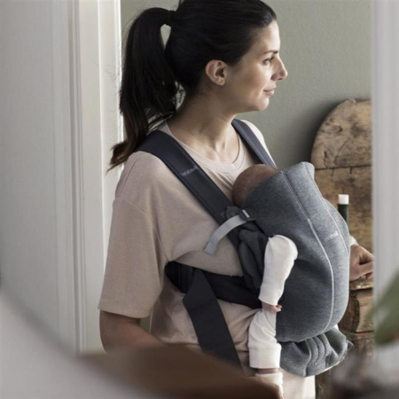 Marsupiu  BabyBjorn anatomic Mini, cu pozitii multiple de purtare Dark Grey, 3D Jersey [2]