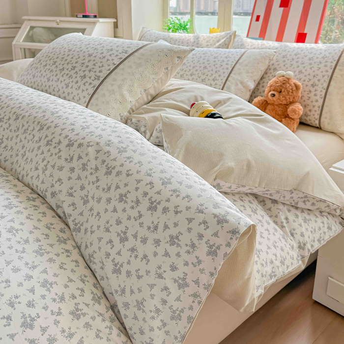 Lenjerie de pat bumbac 100% cu Elastic si broderie,4 piese crem cu floricele mici discrete-BJ12 [2]