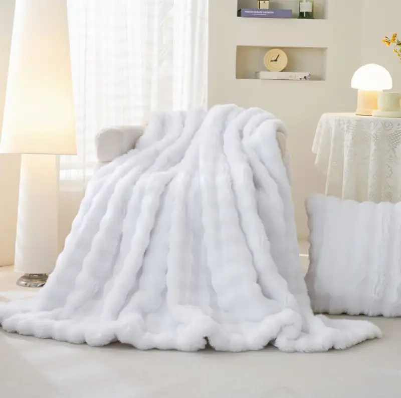 Pătură cu blăniță de iepure 200x230 cm,moale si eleganta-Alb-BLE7 [1]