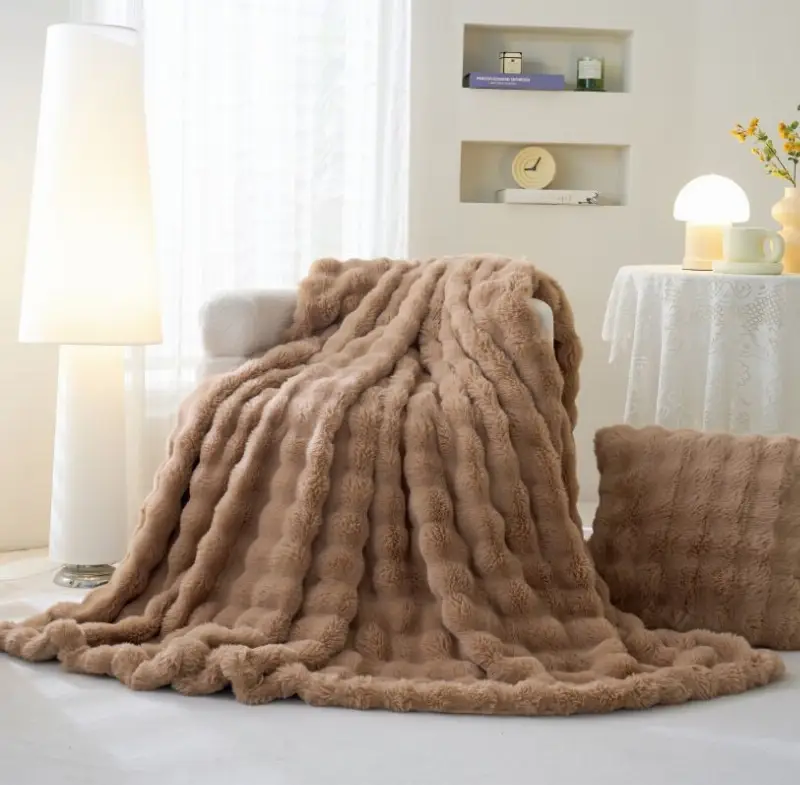 Pătură cu blăniță de iepure 200x230 cm,moale si eleganta-Cappuccino-BLE2 [1]