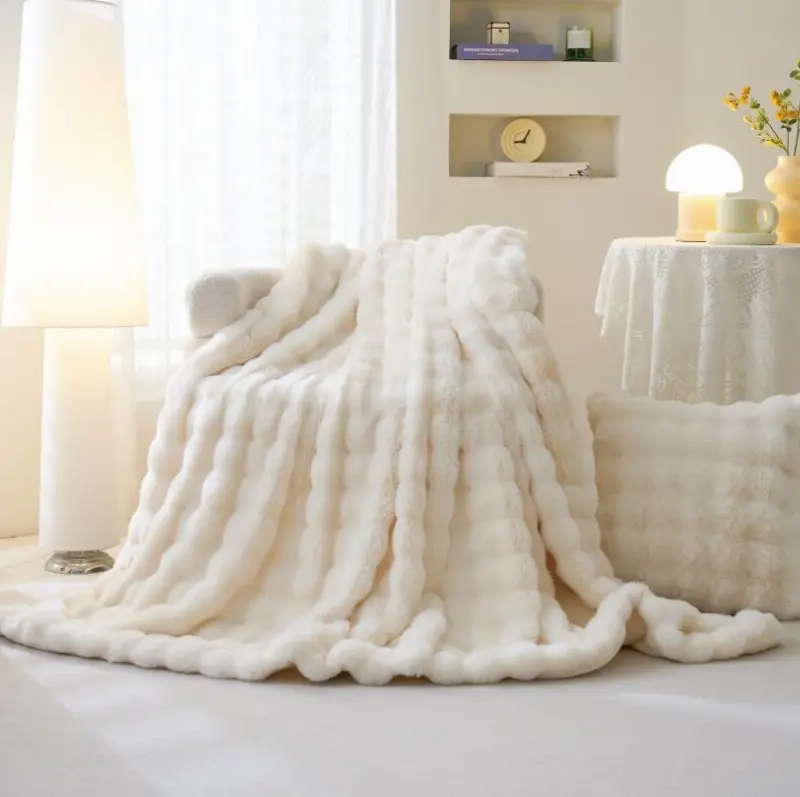 Pătură cu blăniță de iepure 200x230 cm,moale si eleganta-Crem-BLE5 [1]