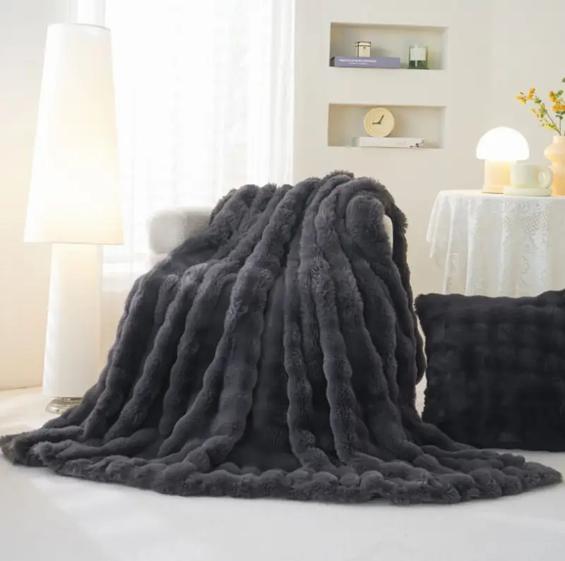 Pătură cu blăniță de iepure 200x230 cm,moale si eleganta-Gri antracit-BLE1 [1]