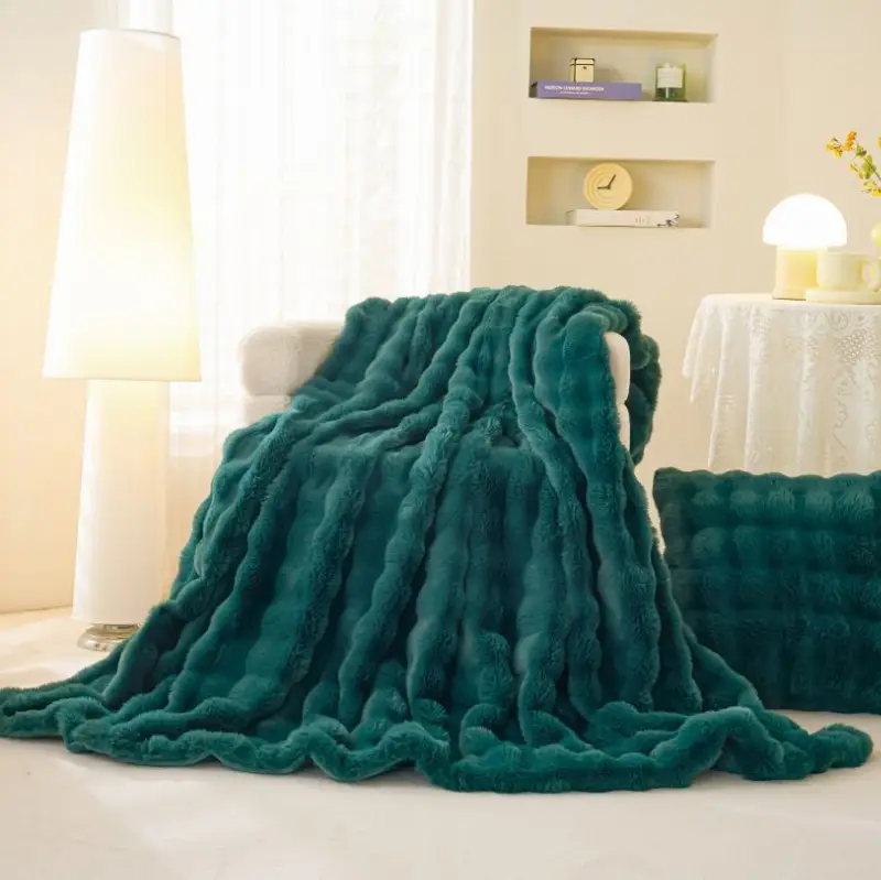 Pătură cu blăniță de iepure 200x230 cm,moale si eleganta-Verde smarald-BLE8 [1]
