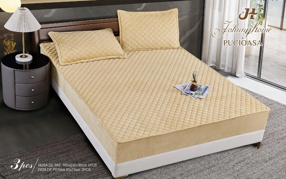 Huse Tip Topper 160x200 - Husa tip Topper cu elastic din catifea 160x200, bej matlasat cu romburi discrete-TP12