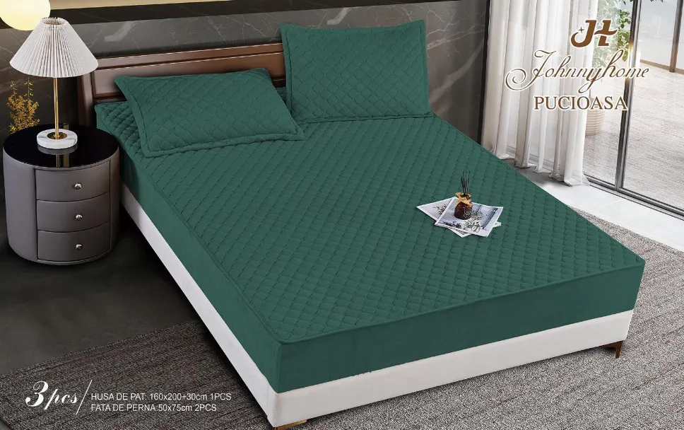 Huse tip Topper 180x200 - Husa tip Topper cu elastic din catifea 180x200, verde cu romburi discrete-BB6