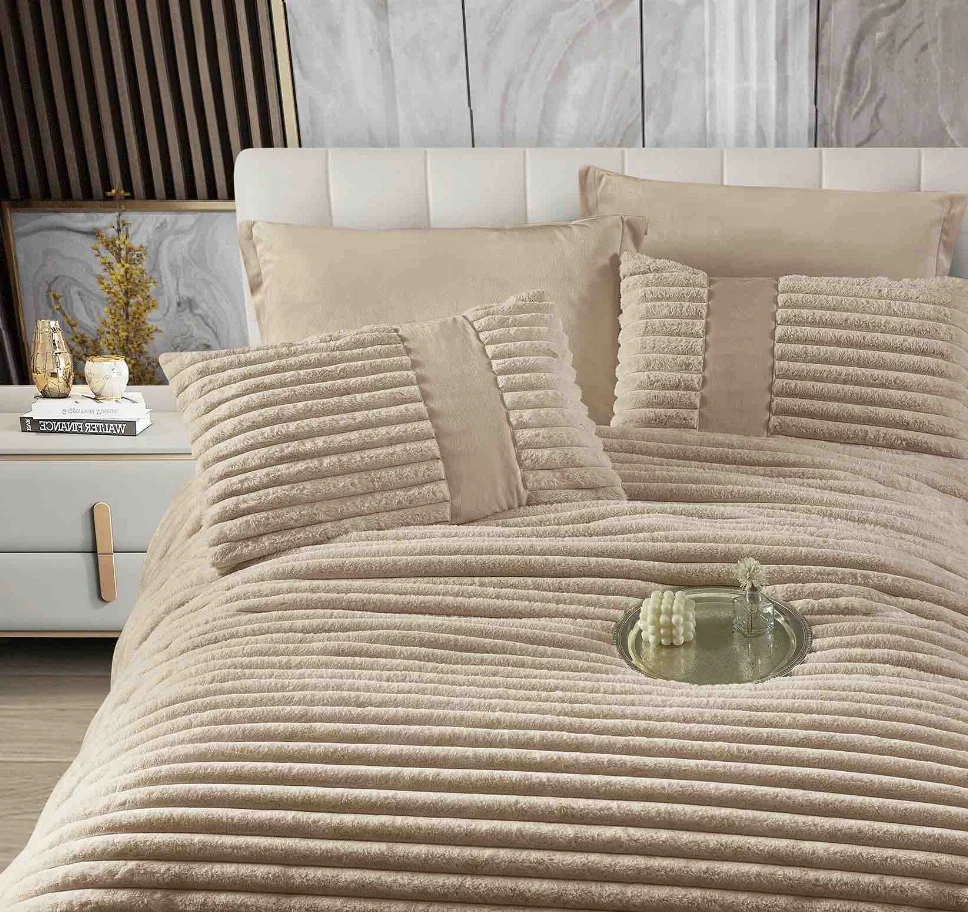 Lenjerie cu Pilota din Blanita artificiala de iepure si cearceaf cu elastic ,6 piese, bejde, fin texturat, modern-PBJ11 [1]