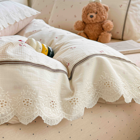 Lenjerie de pat bumbac 100% cu Elastic si broderie,4 piese crem cu cirese rosii si frunze-BJ16 [2]