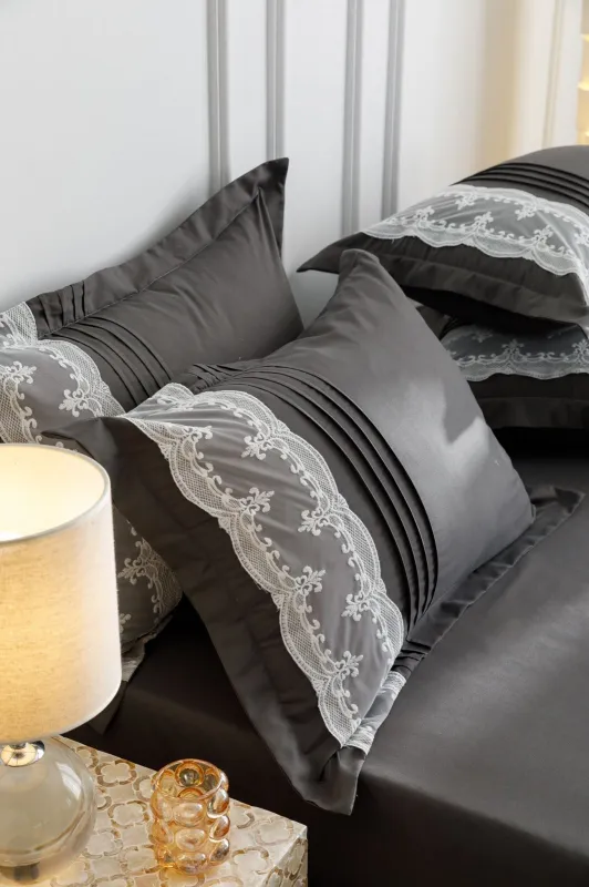 Lenjerie de pat din finet, cu pliuri si inimioare brodate,Gri inchis-BR14 [2]