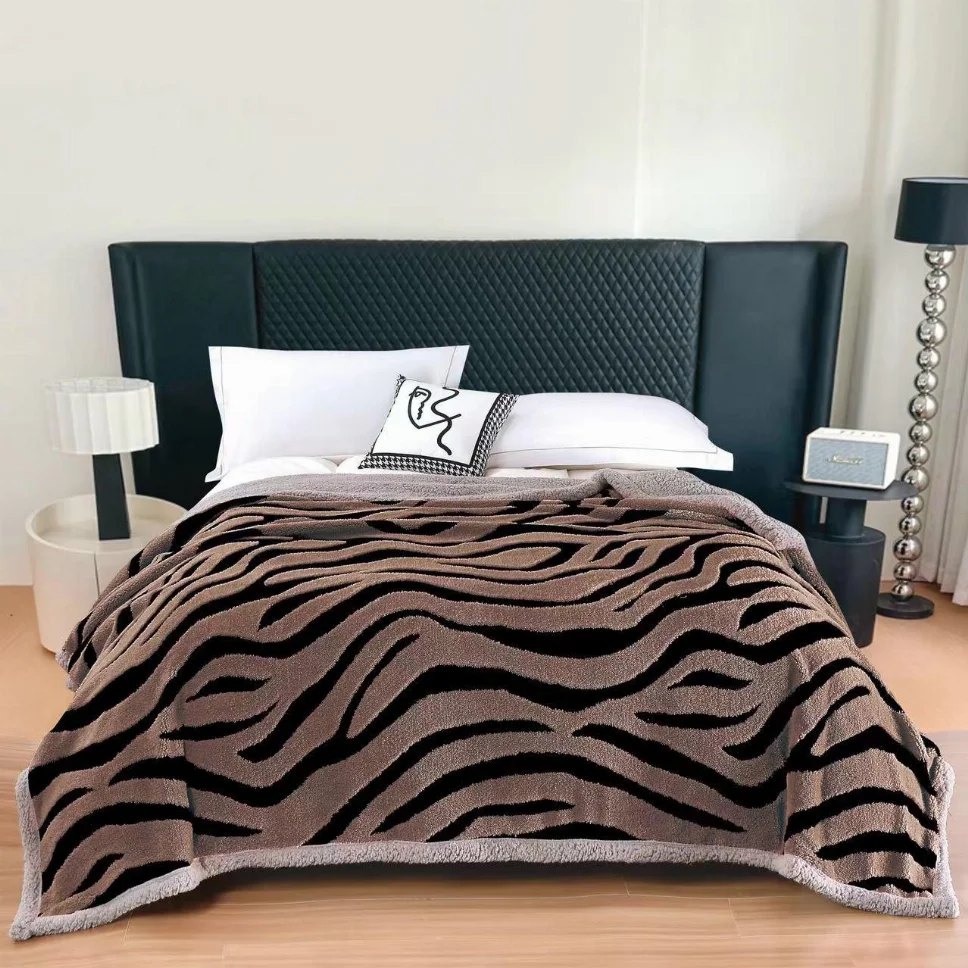 PATURI COCOLINO - Patura Cocolino Dubla cu Blanita, maro cu dungi negre-AB10